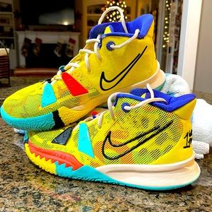 Kyrie 7 1 World 1 People Yellow Strike/Black Size 7Y